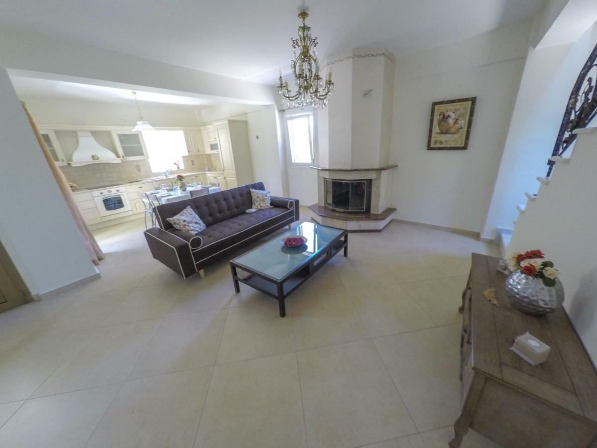 Maison Fleurs Diakopto Zewnętrze zdjęcie